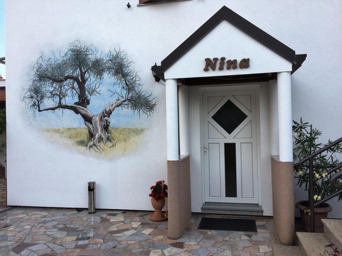 Pension Nina Umag Exteriör bild
