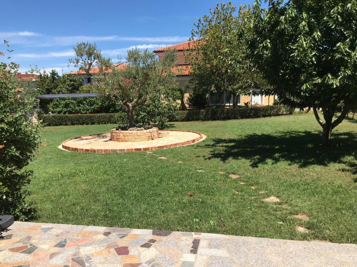 Pension Nina Umag Exteriör bild
