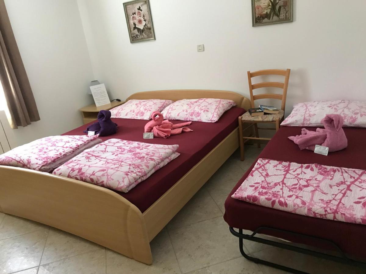 Pension Nina Umag Exteriör bild