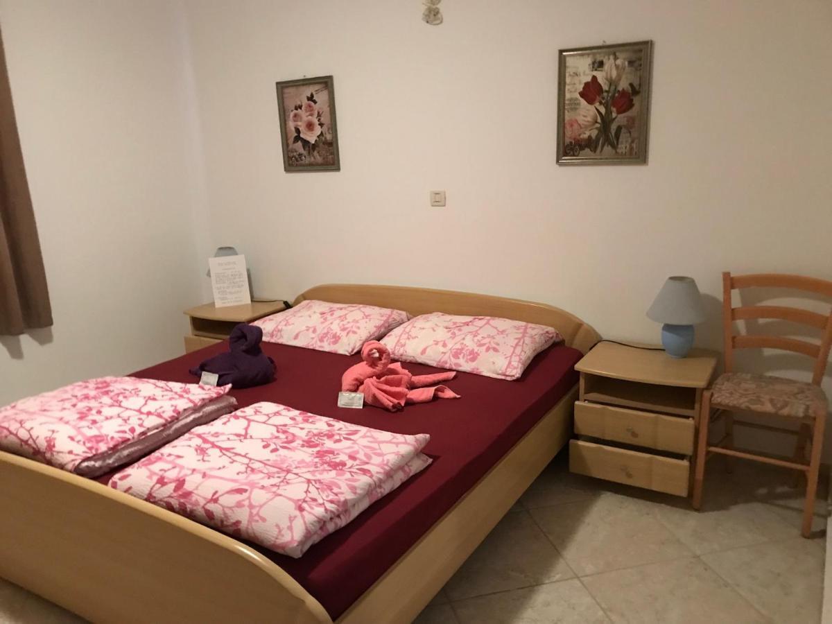 Pension Nina Umag Exteriör bild
